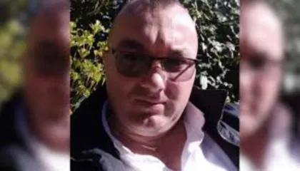 Efektivi i policisë ishte duke drejtuar mjetin në autostradën Tiranë-Durrës, humb jetën në moshën 45-vjeçare pas arrestit kardiak