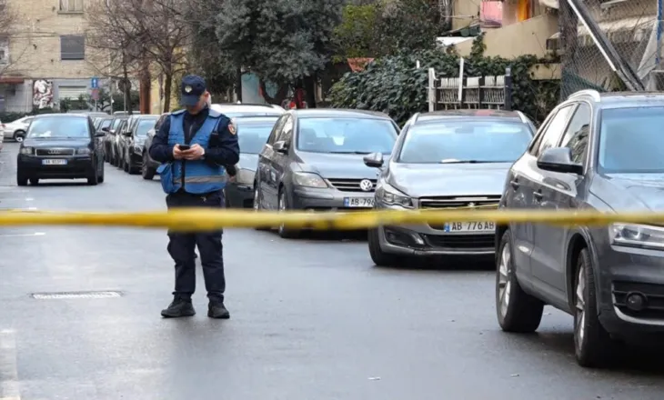 “Egli më ngacmonte”/ Policia merr në pyetje gruan e autorit të dyshuar për vrasjen e 31-vjeçarit