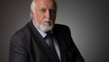 Emin Azemi: Me nanën, bri heshtjes që buron mall