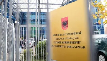 EMRAT / GJKKO shpall fajtorë dy persona, akuzohen për vepra penale në fushën e narkotikëve dhe krimit