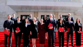 EMRAT/ Tërmet në Qeveri! Rama shkarkon disa ministra dhe riemëron të tjerë, ja lëvizjet e bujshme