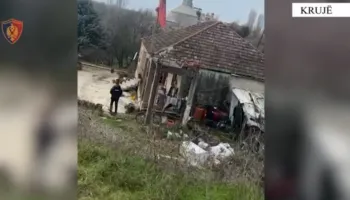 EMRI/ Krujë, sekuestrohen arsenal armësh, municion luftarak dhe drogë. Në kërkim ‘pronari’