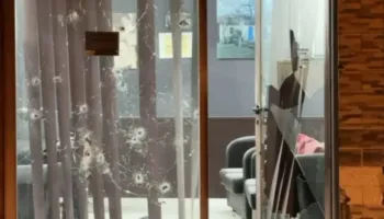 EMRI/ Qëlloi me 10 plumba drejt autorëve, ndalohet efektivi i policisë, ishte brenda berberhanes me nipin e Nikulajt