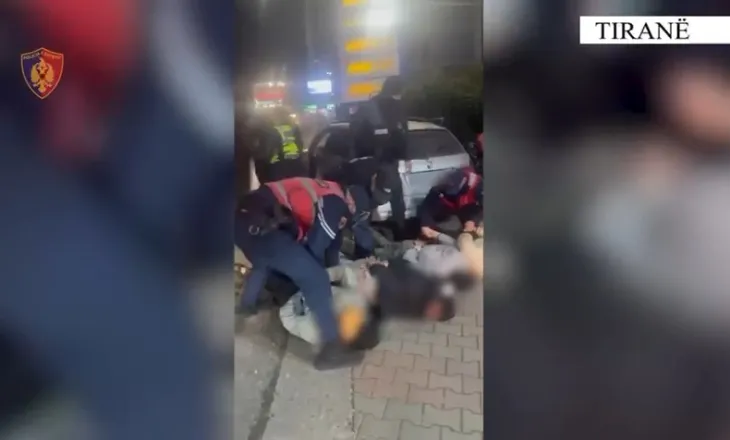 EMRI/ U kap duke transportuar emigrantë të paligjshëm, arrestohet 35-vjeçarja, intinerari që ndiqte dhe çmimi që kishte vendosur