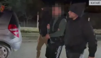 EMRI/ Vrau me thikë 48-vjeçarin për një parkim, arrestohet autori në Kavajë