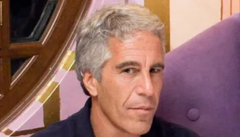 “Epsteinin e mbytën, nuk u var”, mjeku që ndoqi autopsinë e milionerit amerikan kërkon rihapjen e hetimit për vdekjen e tij