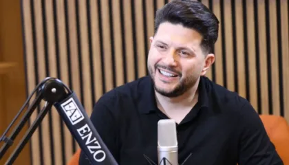 Ermal Mamaqi hap zemrën: Humori im lindi nga dhimbja në familje