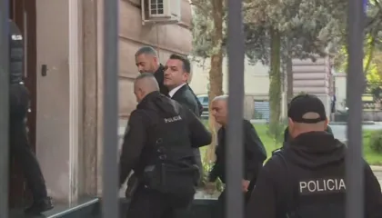 Eureporter: Rasti i Erion Veliajt ka marrë vëmendje ndërkombëtare, pretendime të forta se po mbahet në qeli pa prova