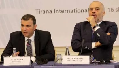 Euro arrin minimum të ri historik