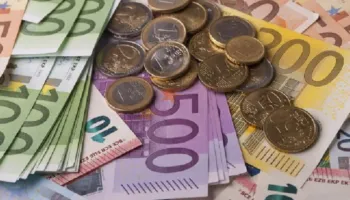 Euro në minimum të ri, ekspertët: Remitancat në fillimvit po e zhvlerësojnë, presim ulje edhe gjatë sezonit turistik