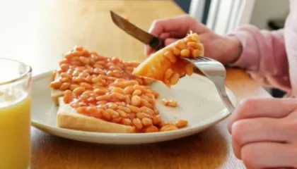 Fasule me bukë: ndihmojnë kolesterolin dhe zemrën – por me kujdes