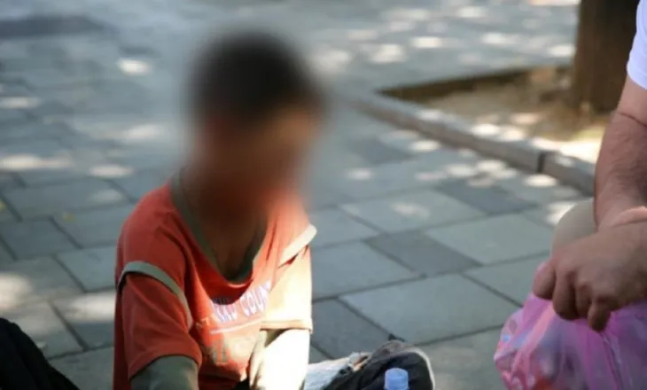 Fëmijët shfrytëzohen për punë, Bashkia e Tiranës: Dhjetra të mitur në situatë rruge