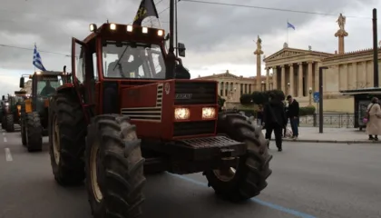 Fermerët grekë protestojnë në Athinë për vonesat në pagesat e subvencioneve