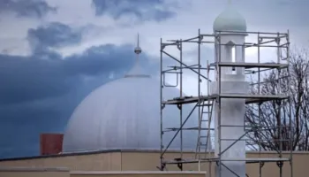 “Fetë forcojnë solidaritetin”/ Përurohet xhamia e parë në Turingi, landi gjerman i ekstremistëve të djathtë