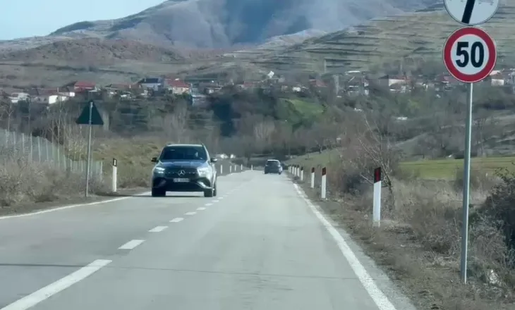 Fluks automjetesh në Maliq-Moglicë, policia postbllok: Nuk lejohen kamionët