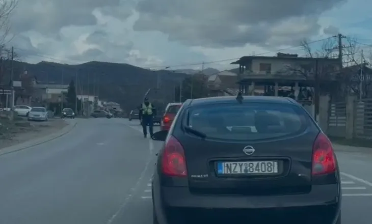 Fluks në aksin Maliq-Moglicë, policia postbllok: Nuk lejohen kamionët