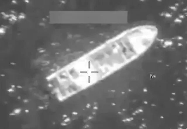 Forcat amerikane sulmojmë një tjetër motoskaf që transportonte drogë në Paqësor, humbin jetën 3 persona