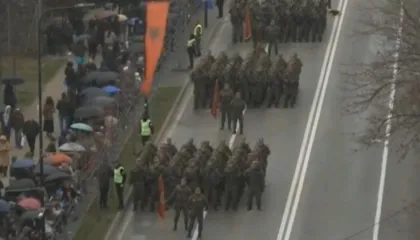 Forcat e Sigurisë dhe Policia e Kosovës bëjnë parakalimin e 18-vjetorit të Pavarësisë