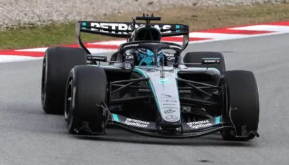 FORMULA 1/ FIA trondit Mercedesin, ndërhyn për të frenuar avantazhin e motorit