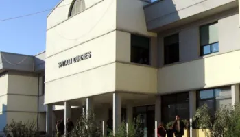 Foshnja ndërroi jetë pas lindjes në Durrës/ Nëna denoncon gjinekologun, nis hetimi ndaj 43-vjeçarit