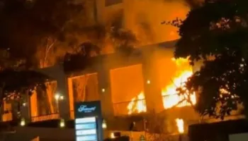 FOTO / Irani sulmon me raketa kullën “Palm Jumeirah”, hoteli në Dubai shpërthen në flakë