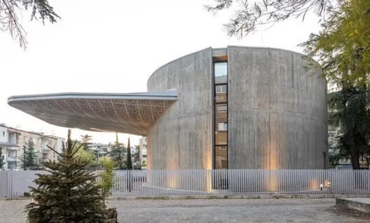 FOTO/ Mozaiku i Tiranës emërohet për çmimin “Ndërtesa e Vitit 2026”, nga revista prestigjioze e arkitekturës