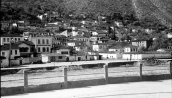 Fotografi të rralla: Si dukej Berati në vitin 1944…
