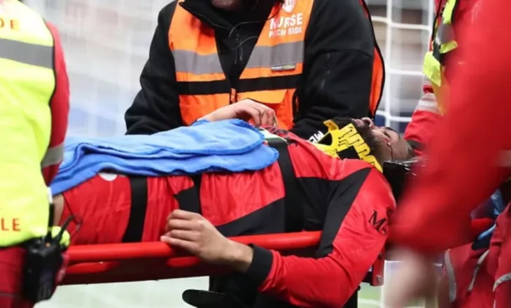 Frikë për Loftus-Cheek, u transportua me barelë me dhëmbë të thyer pas një përplasjeje me Corvin