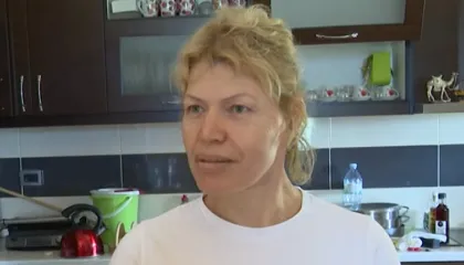 Fshati Arshi Lengo, gruaja kthehet nga Gjermania dhe gjen shtëpinë e përmbytur