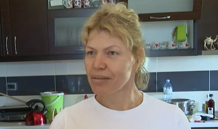 Fshati Arshi Lengo, gruaja kthehet nga Gjermania dhe gjen shtëpinë e përmbytur