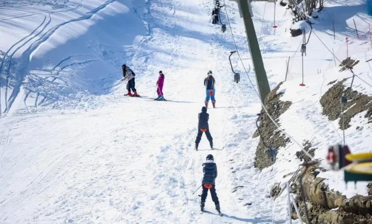 Fshati piktoresk i Dardhës në Korçë tërheq një numër të madh vizitorësh, Rama: Energji e bukur!