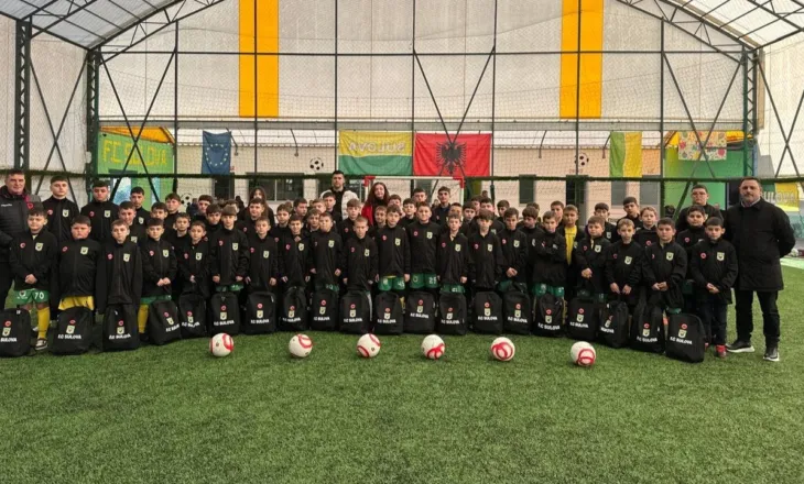Futbolli bazë/ Sulova Sport përfiton nga projekti i FSHF-së “Uniforma Ime” në 2-vjetorin e themelimit