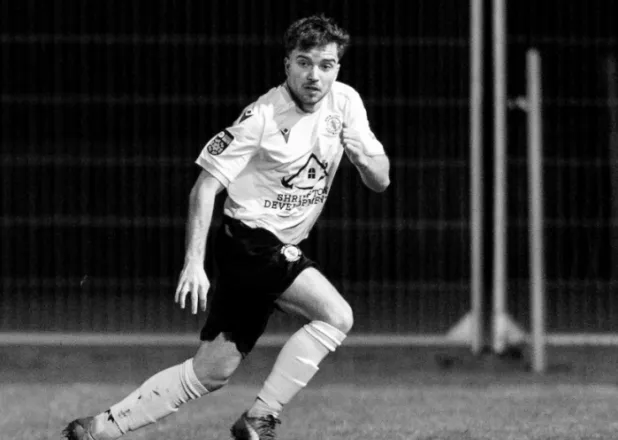 Futbolli në zi, ndahet nga jeta lojtari 25-vjeçar