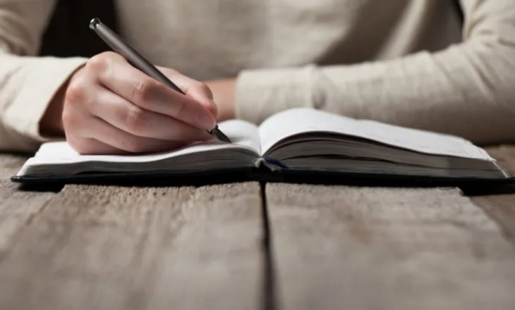 Gabimet që i bëjnë shumica: Disciplinë apo disiplinë… Si duhet të shkruhet?