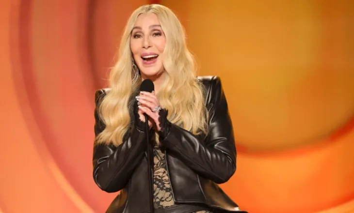 Gabimi skenik i Cher në Grammy shpalli një artist të ndjerë si fitues