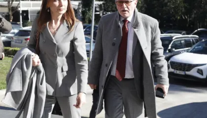 Gahler i shkon në zyrë Berishës në selinë e PD