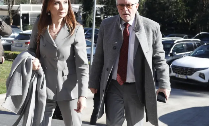 Gahler i shkon në zyrë Berishës në selinë e PD