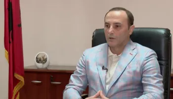 Gerd Hoxha fiton në KLGJ, gjyqtari që u skualifikua nga SPAK për një fotografi vazhdon garën si kandidat në GJKKO