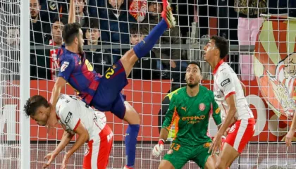 Girona përmbys Barcelonën, goditje e rëndë për katalanasit në garën për titull, Reali i merr kreun