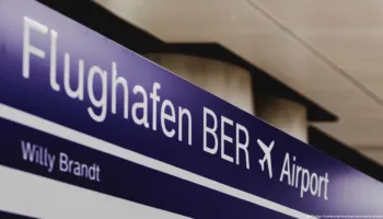 Gjermani: Shiu i ngrirë pezullon nisjet në aeroportin e Berlinit