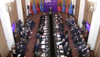 Gjermania po na pengon”/ Çfarë u tha Rama deputetëve pas dyerve të mbyllura