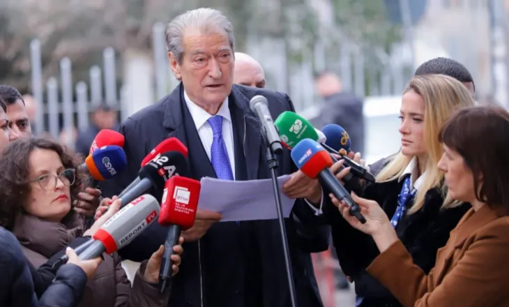 “Gjithë bota e pa kryengritjen paqësore të opozitës”/ Berisha: Diktaturat nuk rrëzohen me votë, por me revoltë