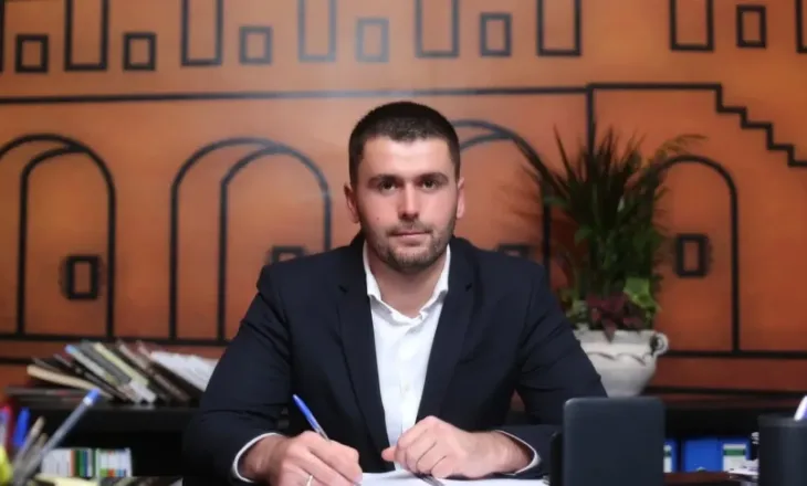 GJKKO e dënoi me 1 vit burg, policia e Durrësit ekzekuton vendimin për arrestimin e Memollës dhe dy bashkëpunëtorët (EMRAT)