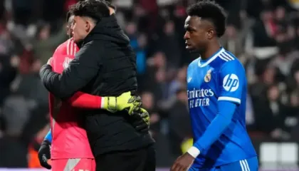 Gjobë 5.000 euro dhe një vit larg stadiumeve për hedhjen e bananes ndaj Vinicius