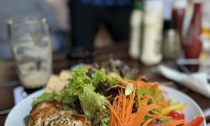 Gjumë i parehatshëm? Këto ushqime mund të ndihmojnë trupin tuaj të çlodhet