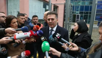 Gjyqi ndaj Mediut/ Avokati kërkon përjashtimin e gjyqtares Irena Gjoka