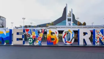 Gjyqi në Hagë/ Rama publikon pamjet: Aktivistët vendosin 5 mijë emblema të UÇK-së pas “burgosjes” së NEWBORN-it