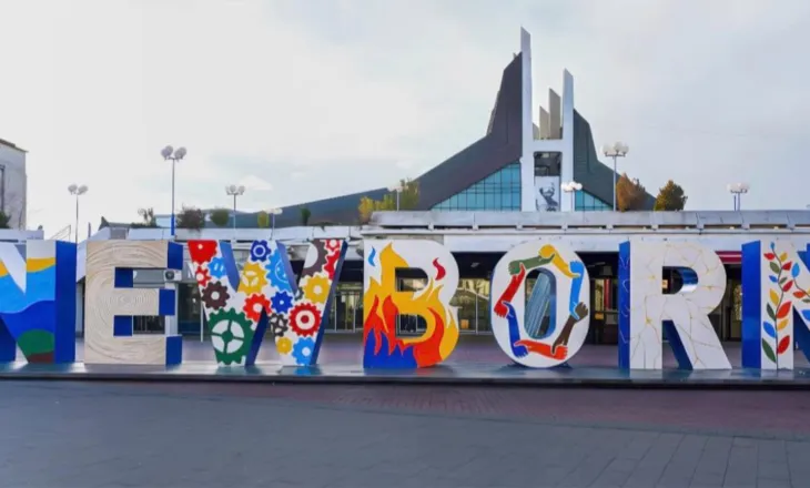 Gjyqi në Hagë/ Rama publikon pamjet: Aktivistët vendosin 5 mijë emblema të UÇK-së pas “burgosjes” së NEWBORN-it