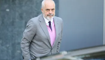 “Gjyqtarët po përdorin pushtetin për të rritur pagat, kosto 37 mln euro për buxhetin. Paguhen dyfish më shumë se rajoni”