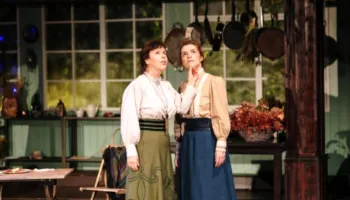 “Gjysmë-jeta e Marie Curie” rikthehet në skenë me aktoret Yllka Mujo dhe Armela Demaj   